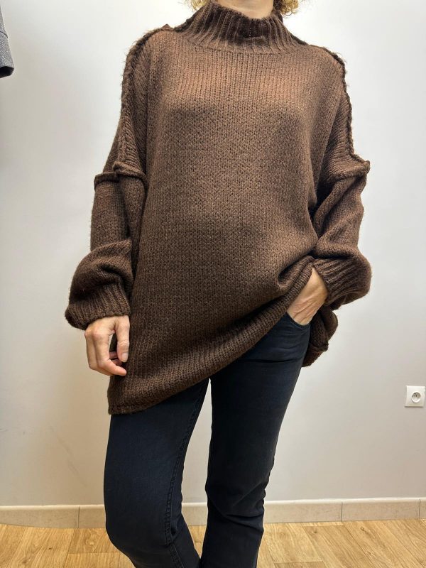 🧶 Pull oversize col montant – Couleur Marron