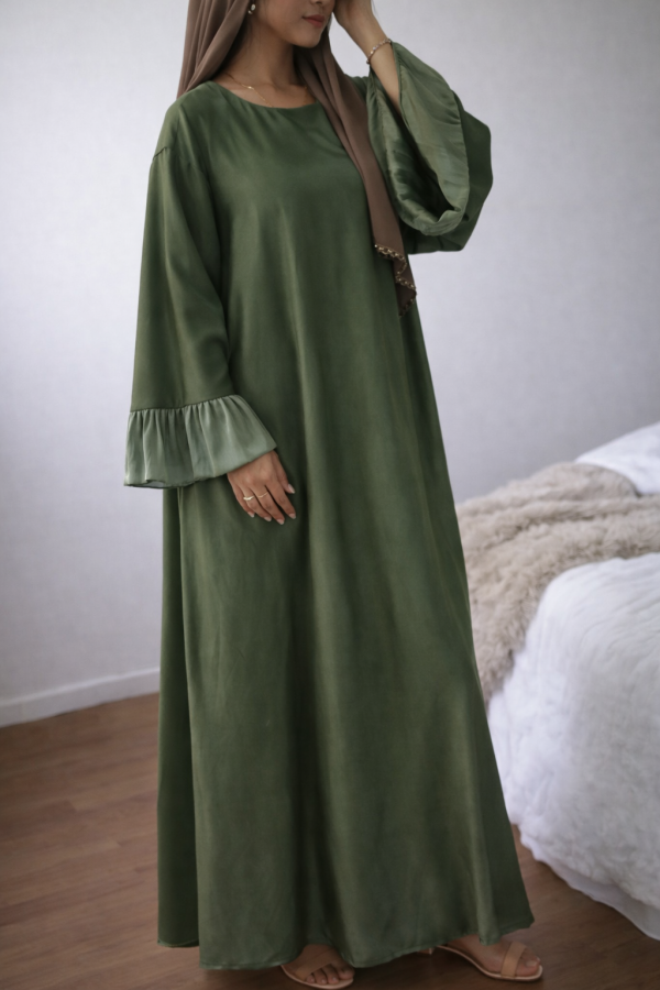 Robe avec manche plissé