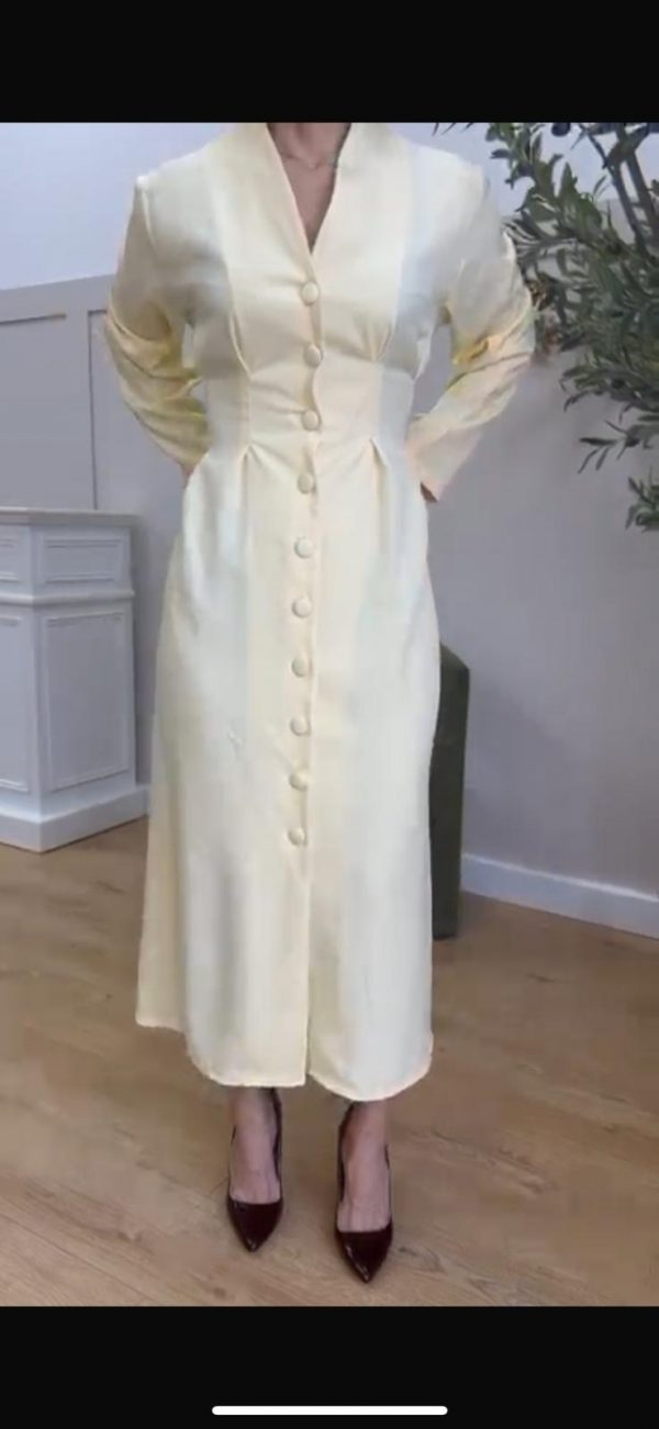 Robe boutonné jaune